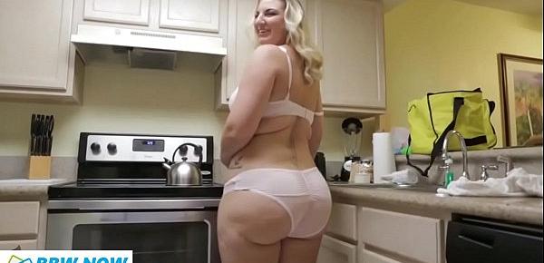  Big Butt Young Thick Chubby Blonde PAWG Whooty